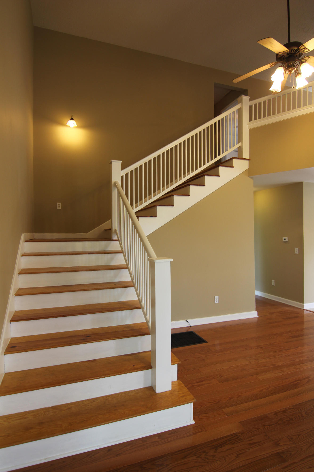 2513 Valley View Road Dandridge, TN 37725 - Photo 11 of 36 Stairs 4