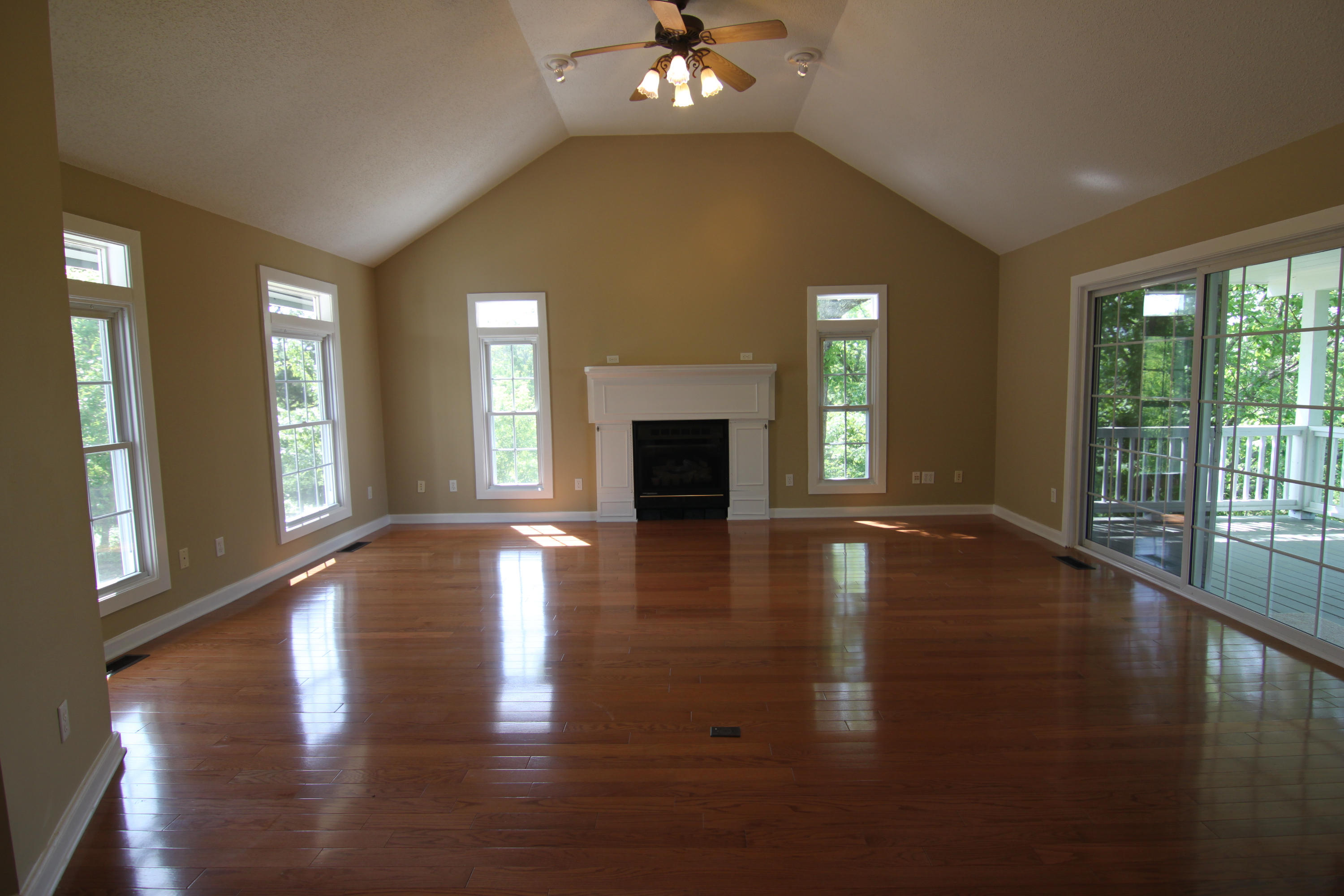 2513 Valley View Road Dandridge, TN 37725 - Photo 9 of 36 Living Room