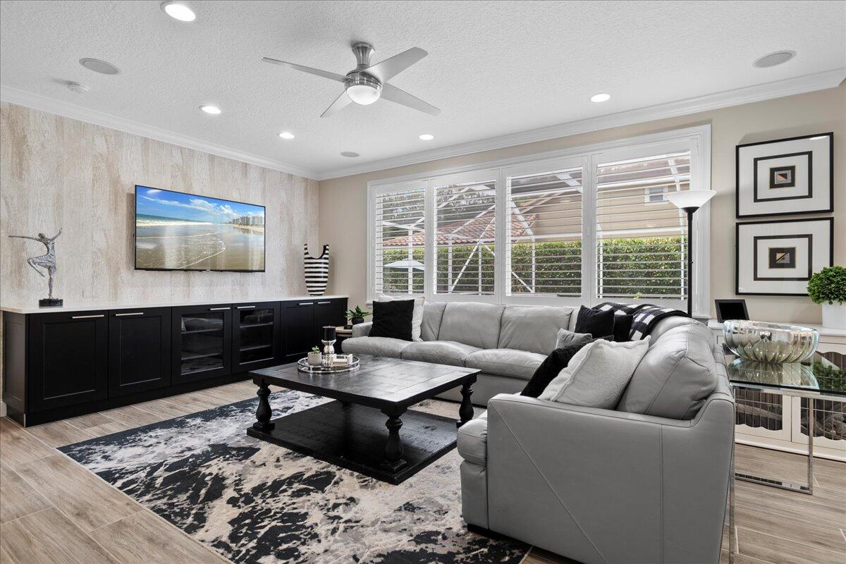 311 Hummingbird Point Jupiter, FL 33458 - Photo 9 of 27 21-JLC_2911.jpg1