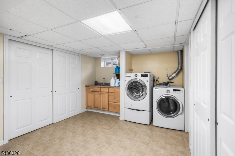124 Crain Road Paramus, NJ 07652 - Photo 35 of 48