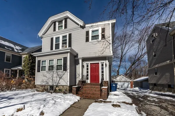 $2,480 | 95 Belgrade Avenue, Unit 2, Boston, MA 02131
