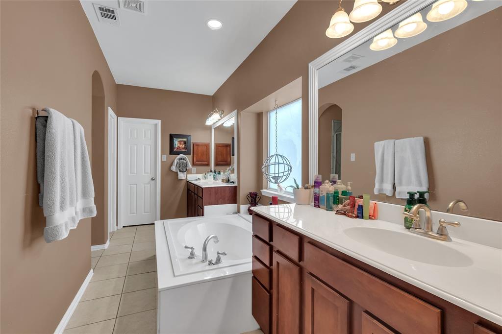 1728 Mercer Way Savannah, TX 76227 - Photo 8 of 20