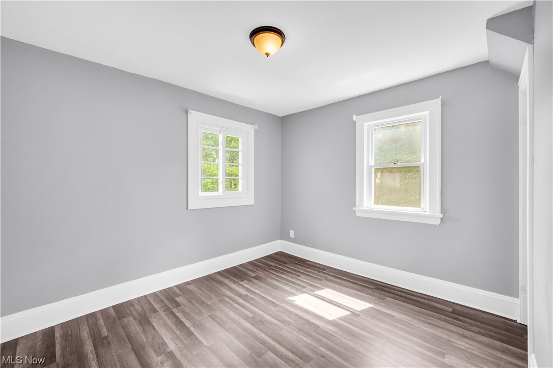 3394 Hartwood Road Cleveland, OH 44112 - Photo 17 of 32