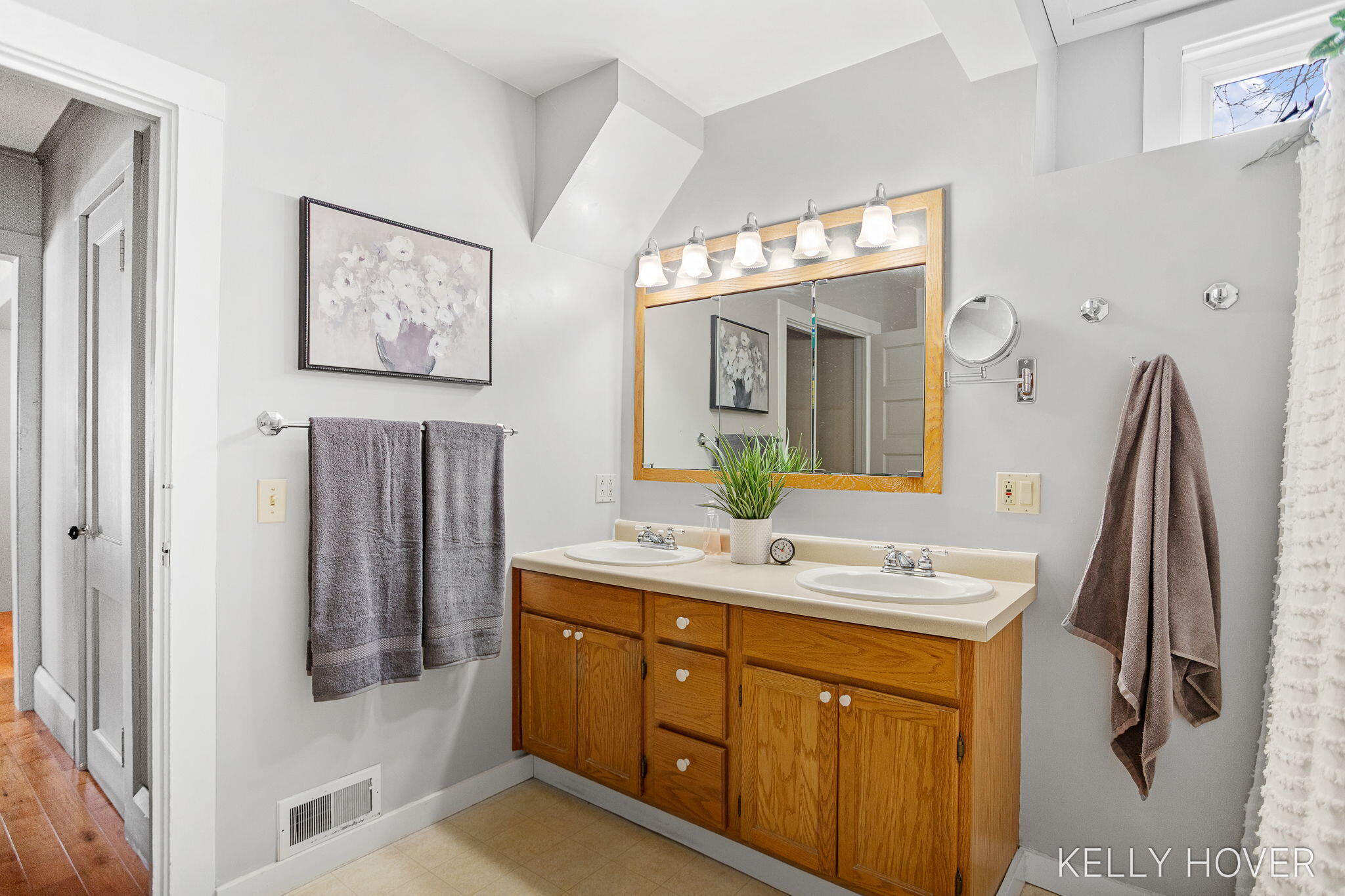 609 West Maple Street Wayland, MI 49348 - Photo 10 of 31 33-web-or-mls-609-w-maple-st