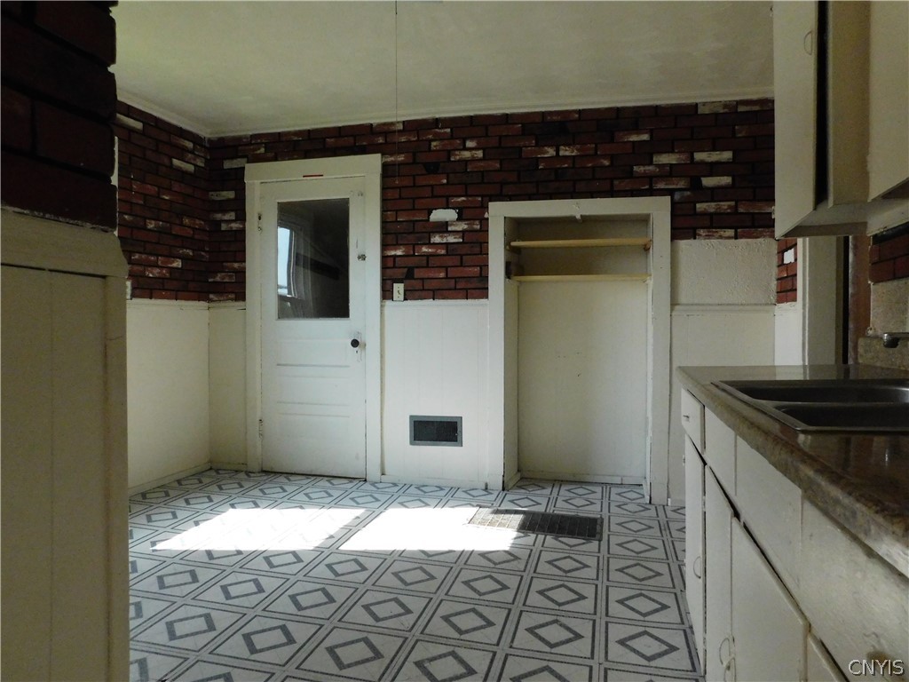 1101 East Dominick Street Rome, NY 13440 - Photo 7 of 20