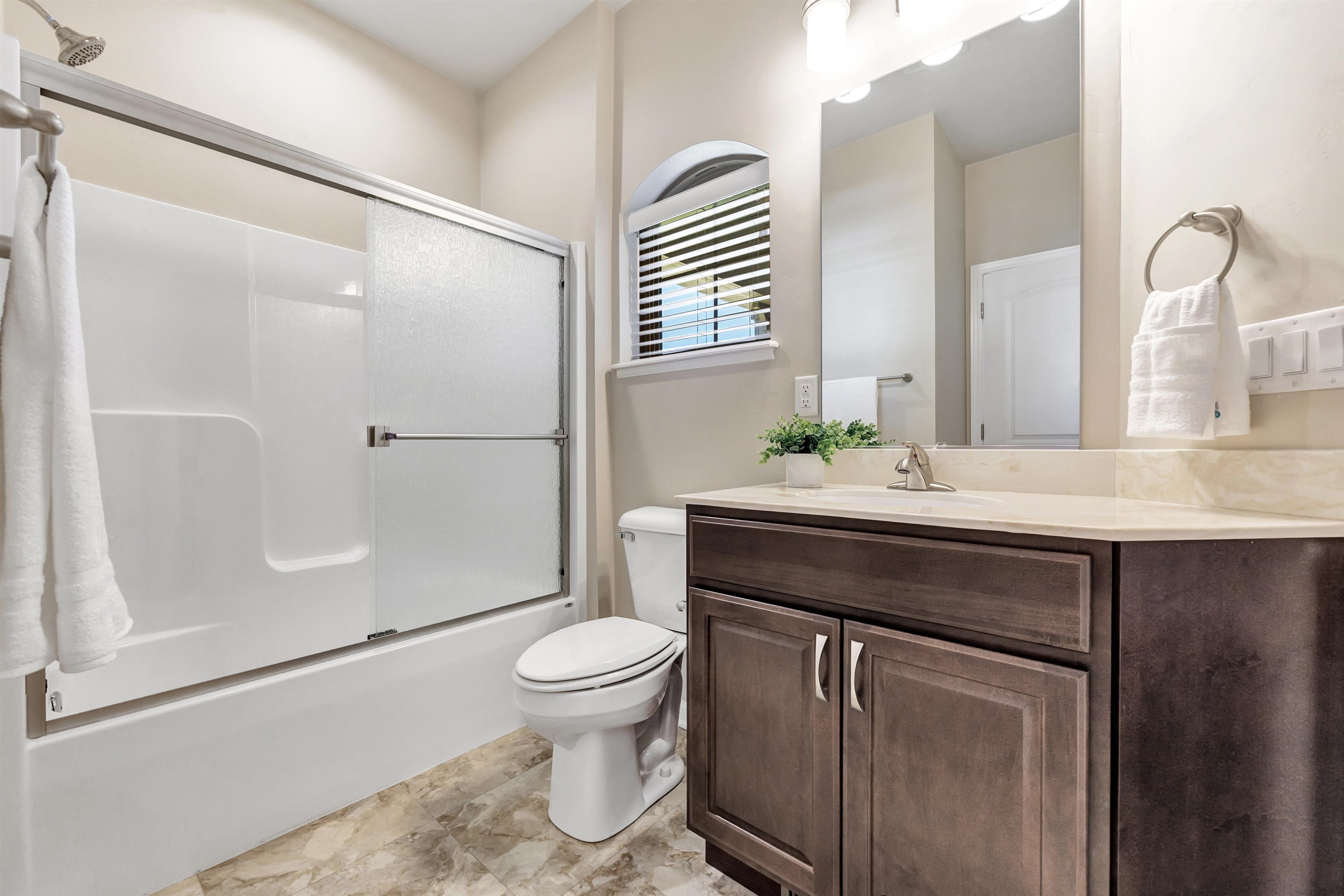 210 Bedford Road Green Bay, WI 54311 - Photo 26 of 46