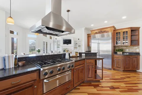 $1,874,900 | 3025 Lakeshore Drive, Old Hickory, TN 37138