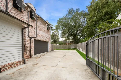 $4,195,000 | 7 Hedwig Shadows Lane, Houston, TX 77024