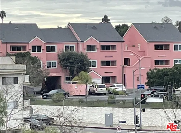 $2,700 | 4810 South La Brea Avenue, Unit 210, Los Angeles, CA 90008