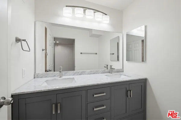 $2,700 | 4810 South La Brea Avenue, Unit 210, Los Angeles, CA 90008
