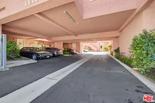 $2,700 | 4810 South La Brea Avenue, Unit 210, Los Angeles, CA 90008