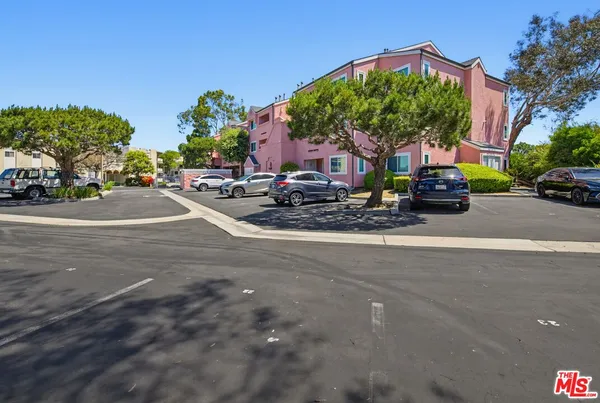 $2,700 | 4810 South La Brea Avenue, Unit 210, Los Angeles, CA 90008