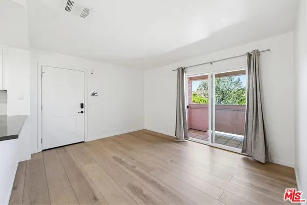 $2,700 | 4810 South La Brea Avenue, Unit 210, Los Angeles, CA 90008