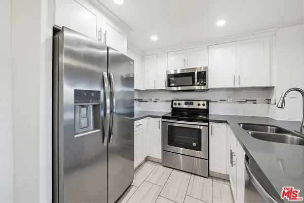 $2,700 | 4810 South La Brea Avenue, Unit 210, Los Angeles, CA 90008