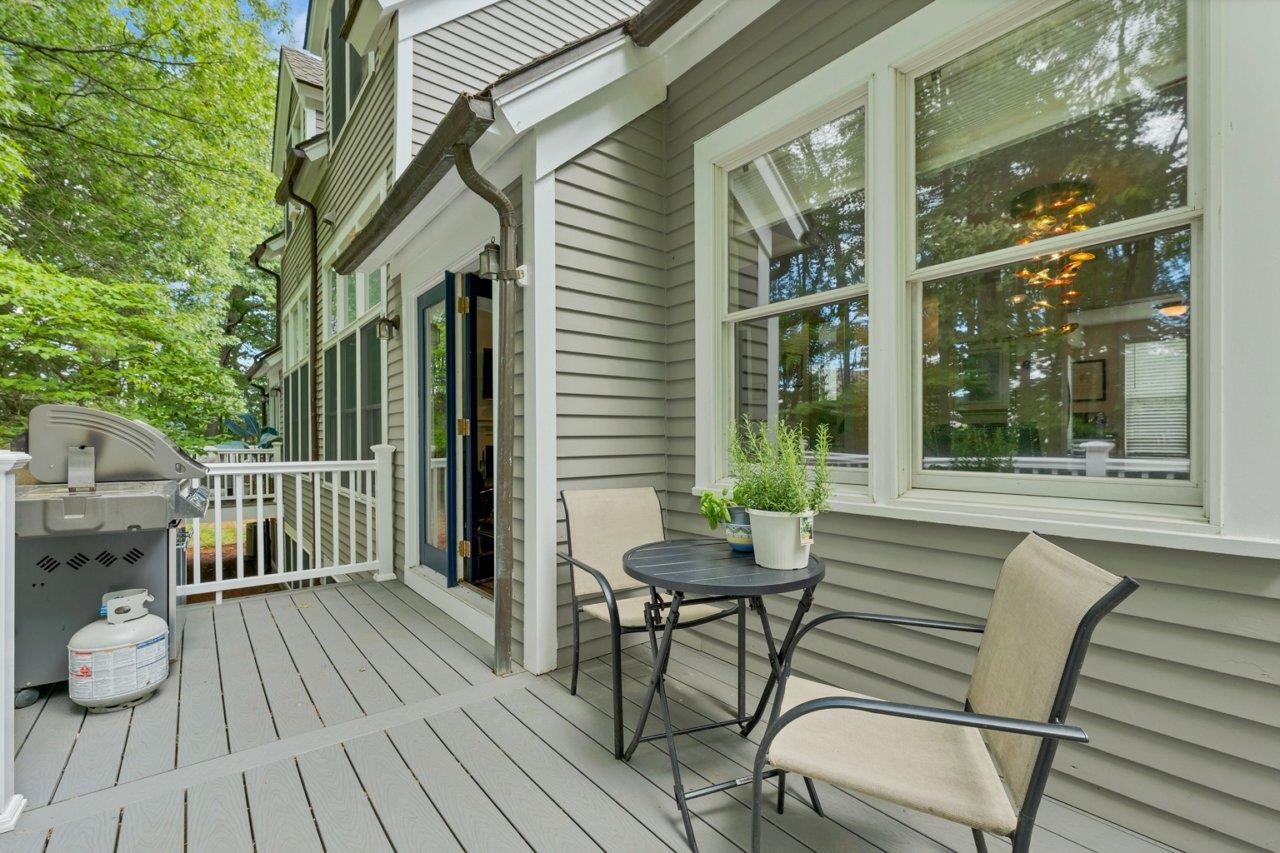 80 Cherry Hollow Road Nashua, NH 03062 - Photo 4 of 55