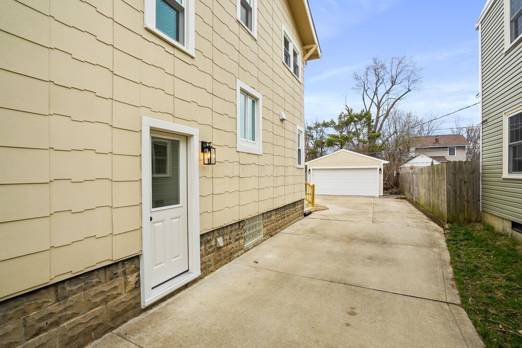 204 Acton Road Columbus, OH 43214 - Photo 35 of 40 53-web-or-mls-DSC04783_1