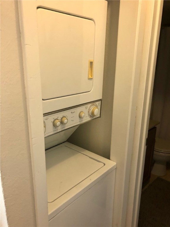 3204 Menchaca Road, Unit 315 Austin, TX 78704 - Photo 14 of 26 a utility room with dryer and washer