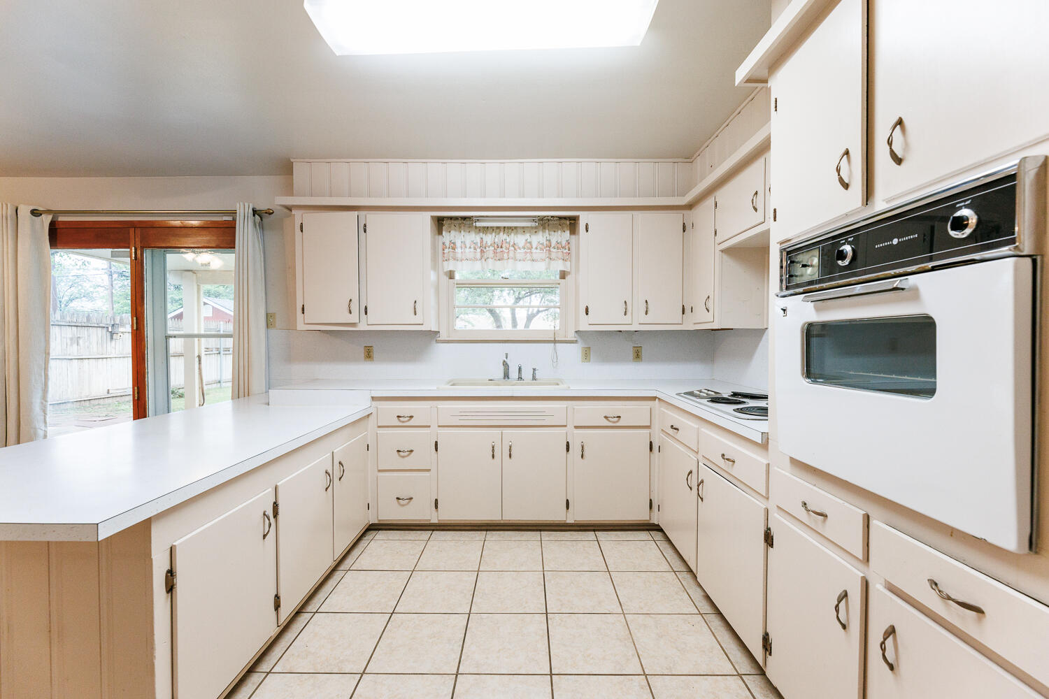 5220 7th Street Lubbock, TX 79416 - Photo 10 of 34 Kitchen