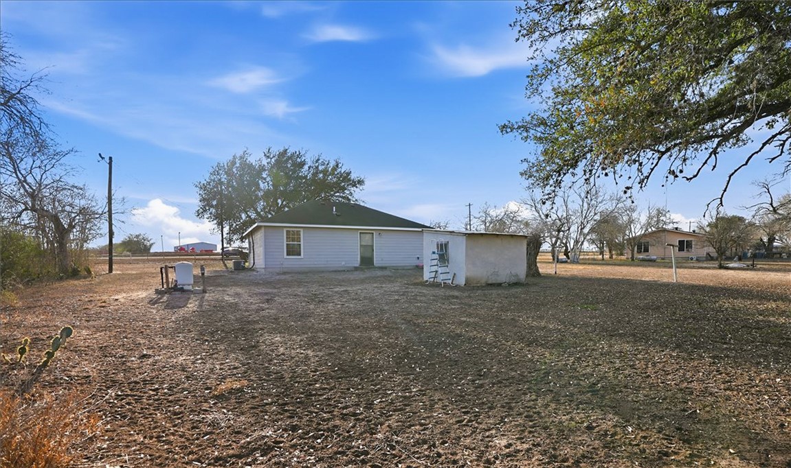 3260 Highway 281 George West, TX 78022 - Photo 22 of 34 a view of a house with a yard