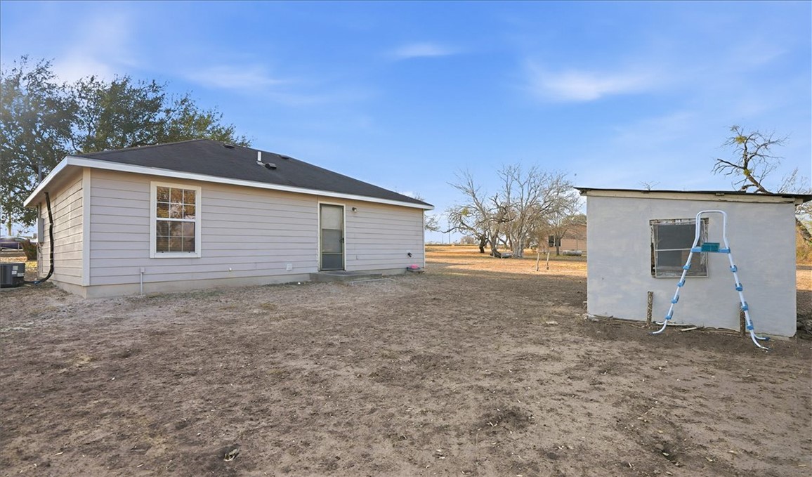 3260 Highway 281 George West, TX 78022 - Photo 23 of 34 a view of a house with a yard
