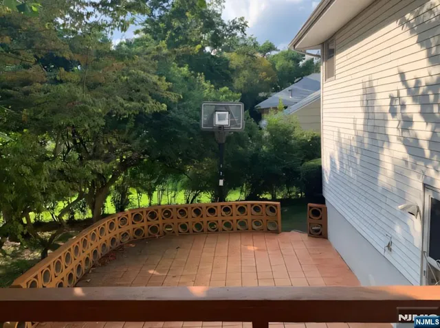 $6,000 | 10 Center Street, Cresskill, NJ 07626