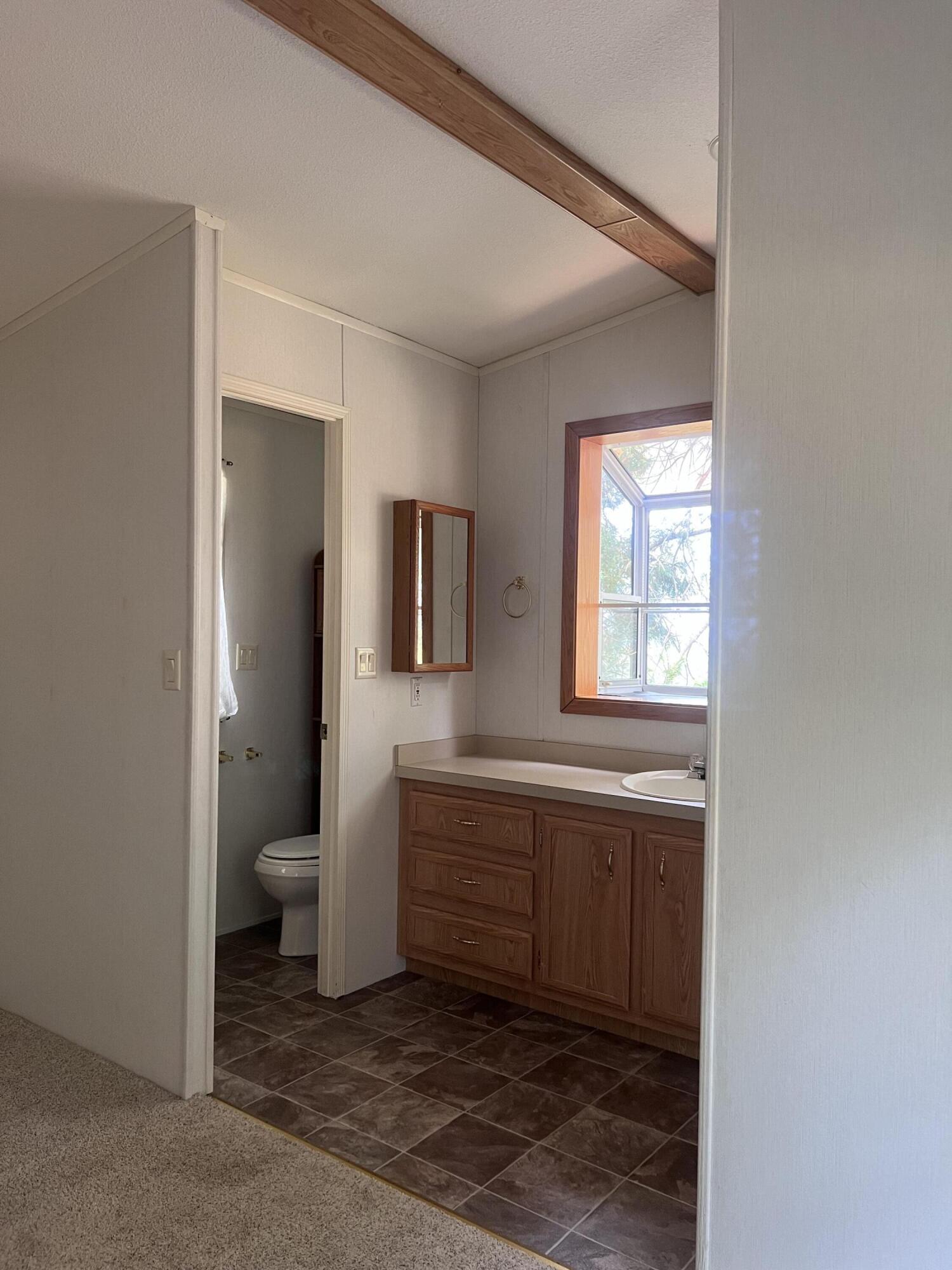 6226 Neill Road Grants Pass, OR 97527 - Photo 11 of 23 IMG_4927