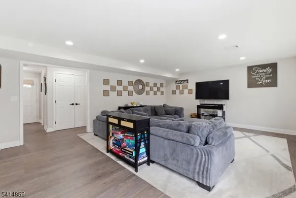$1,049,000 | 61 Queen Anne Drive, Bernards, NJ 07920