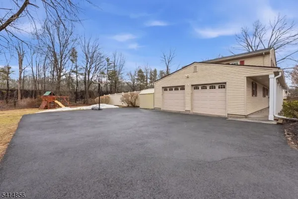 $1,049,000 | 61 Queen Anne Drive, Bernards, NJ 07920
