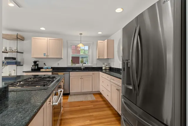 $5,000 | 148 Whipple Road, Kittery, ME 03904