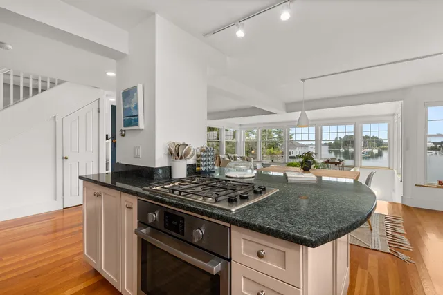 $5,000 | 148 Whipple Road, Kittery, ME 03904