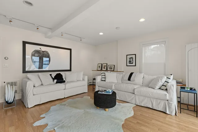 $5,000 | 148 Whipple Road, Kittery, ME 03904