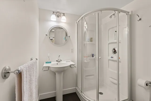 $5,000 | 148 Whipple Road, Kittery, ME 03904