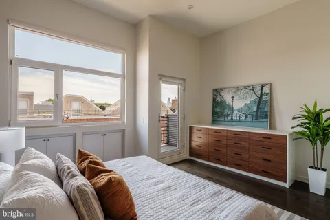 $1,160,000 | 227 West George Street, Philadelphia, PA 19123