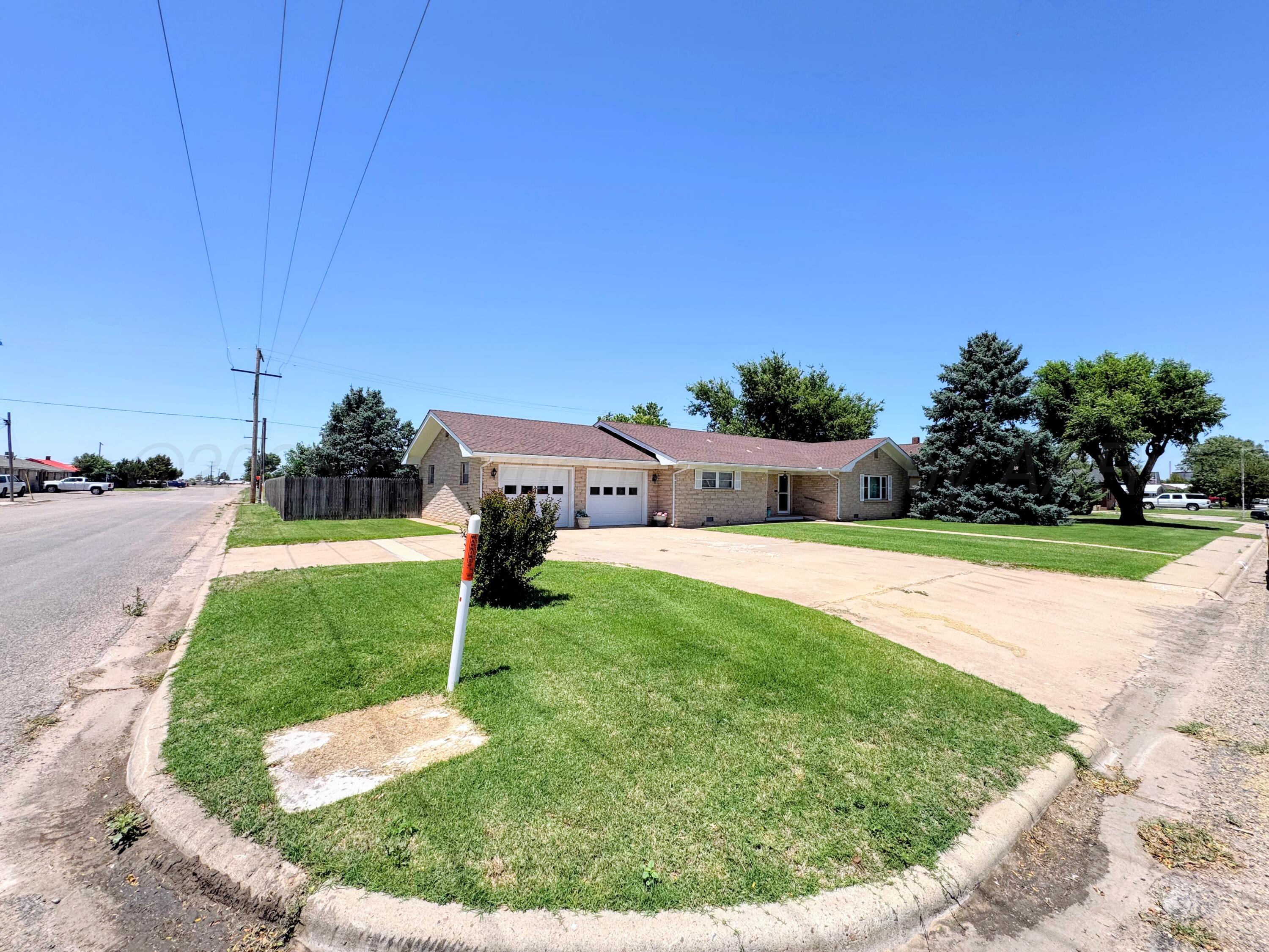 420 South Roland Street Spearman, TX 79081 - Photo 2 of 26 420S Roland front exterior angle