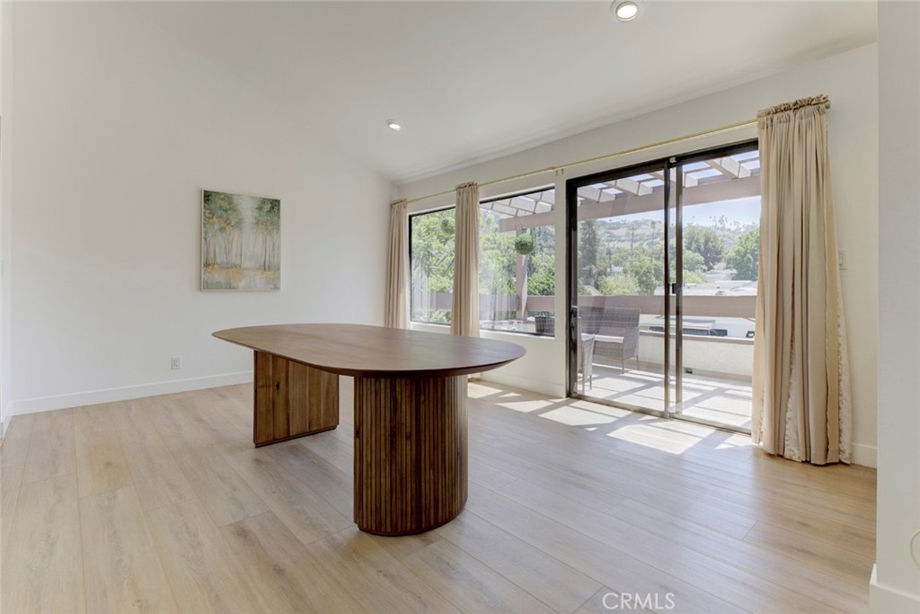 1325 Valley View Road, Unit 301 Glendale, CA 91202 - Photo 12 of 43