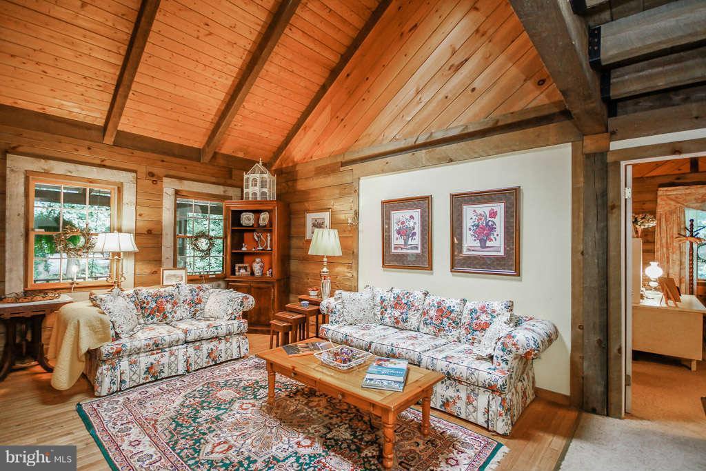 1021 Stone Road Westminster, MD 21158 - Photo 16 of 26 Living Room