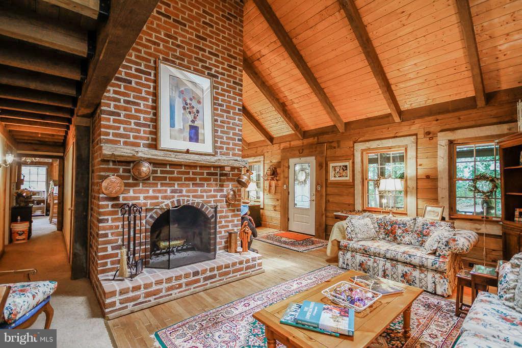 1021 Stone Road Westminster, MD 21158 - Photo 8 of 26 Living Room