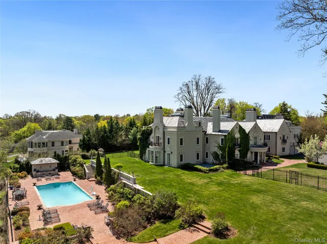 a view of a park with welcome board