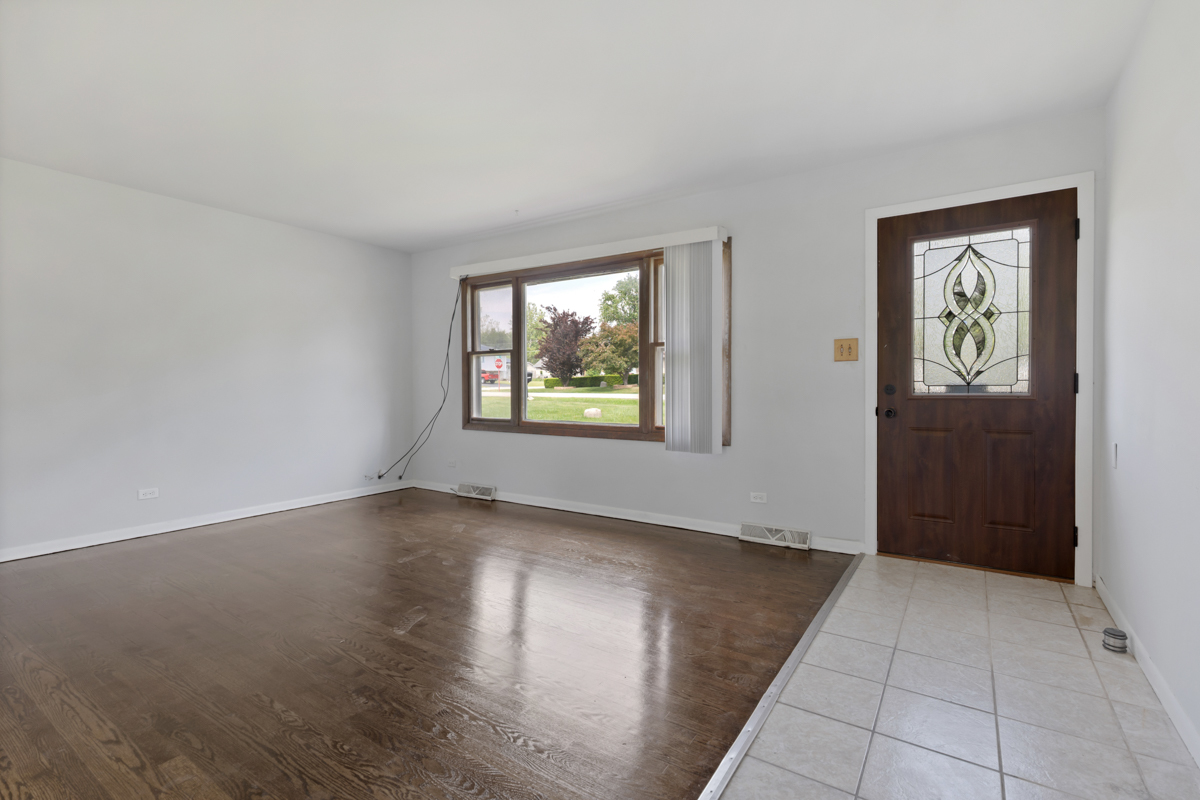 N080 Prince Crossing Road West Chicago, IL 60185 - Photo 3 of 30