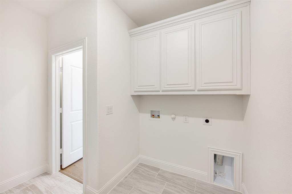 2401 Rileigh Lane Mansfield, TX 76063 - Photo 24 of 40 a view of an empty room