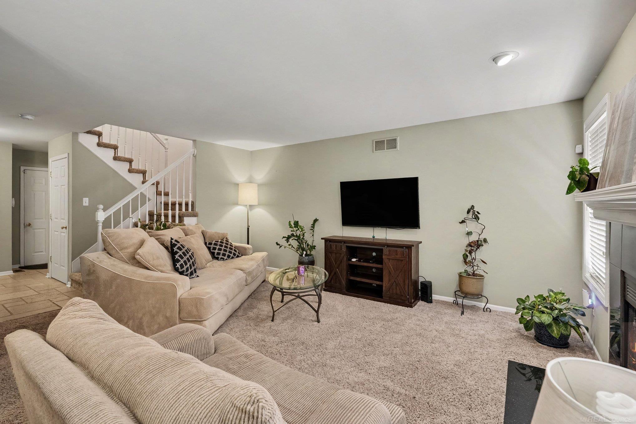 45658 Rathmore Drive Macomb, MI 48044 - Photo 2 of 27