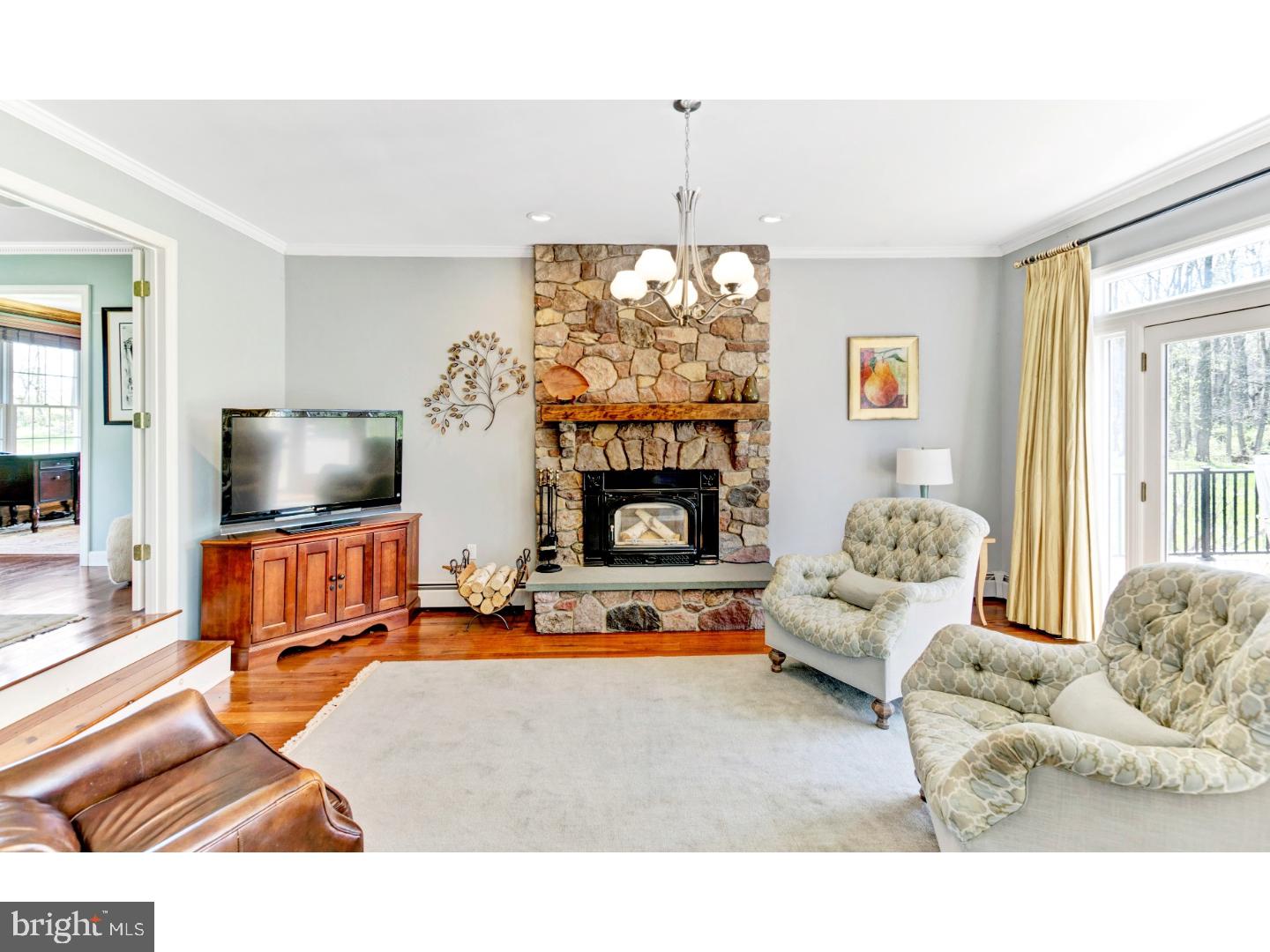 10 Rosedale Way Pennington, NJ 08534 - Photo 11 of 25 Living Room