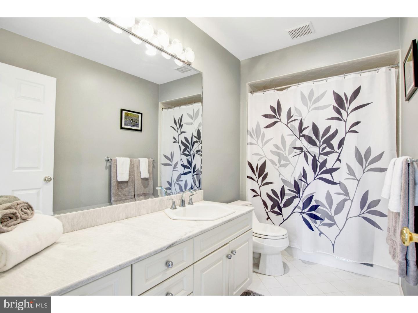 10 Rosedale Way Pennington, NJ 08534 - Photo 20 of 25 Bathroom