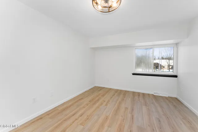 $359,800 | 36 Eton Drive, Bethlehem, NY 12159