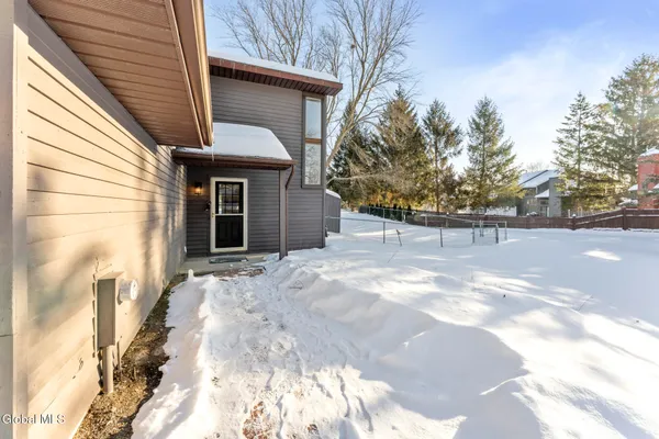 $349,800 | 36 Eton Drive, Bethlehem, NY 12159