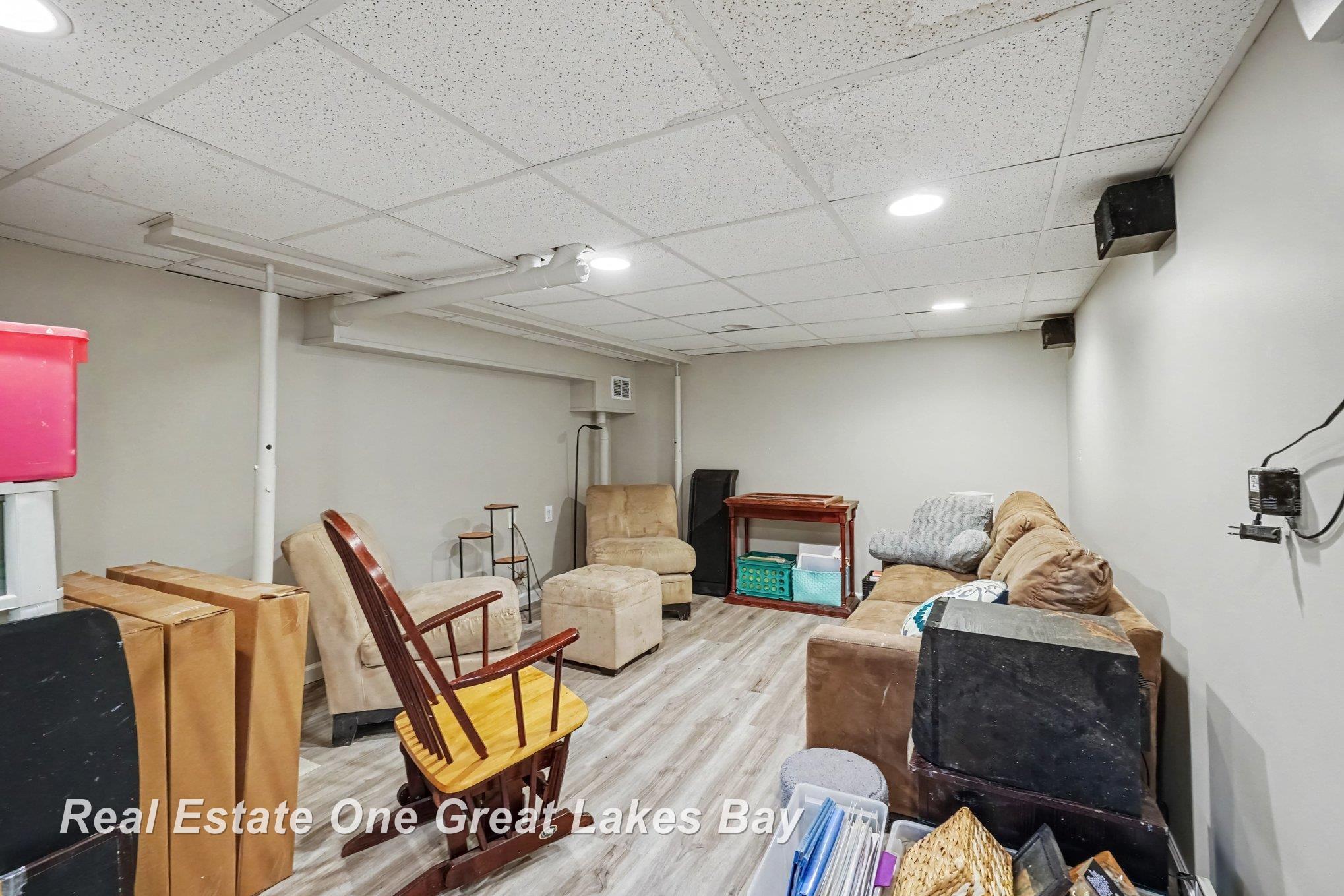 1510 Helen Street Bay City, MI 48708 - Photo 20 of 26 50213358-c5243283-6324-464b-b31f-b32c4a9cd0a1.JPG