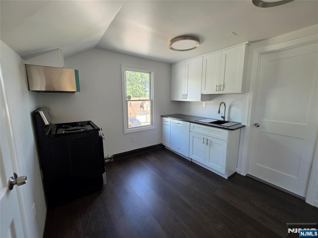 71 Orchard Place, Unit 2 Maywood, NJ 07607 - Photo 3 of 10