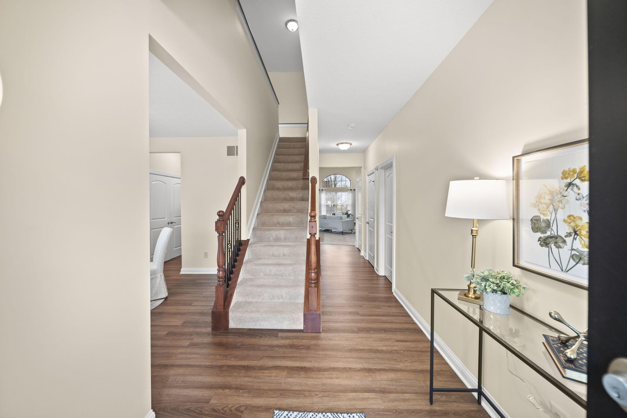 11 Murphys View Powell, OH 43065 - Photo 6 of 55 Foyer