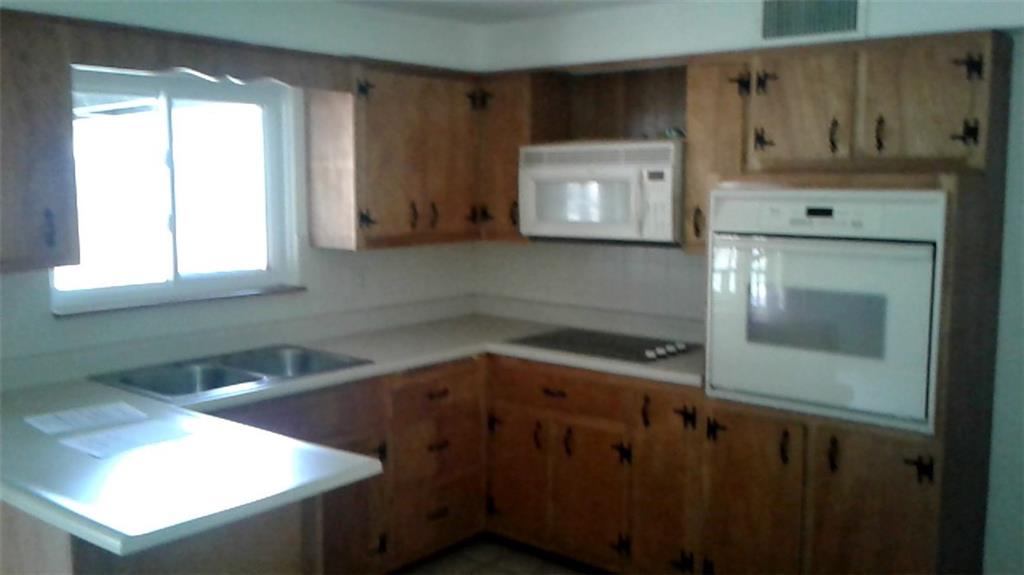 387 Wendel Road Irwin, PA 15642 - Photo 3 of 9