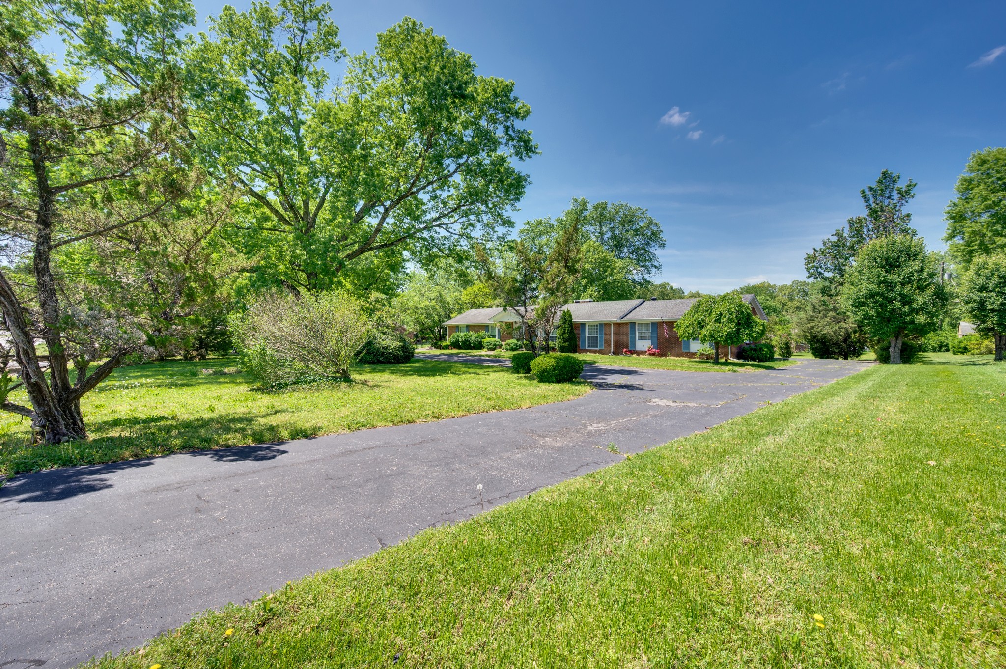 118 Richview Road Clarksville, TN 37043 - Photo 3 of 35 Gallery Image 3